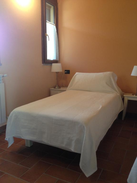 Villa Cascina Battivacco Milán Habitación foto